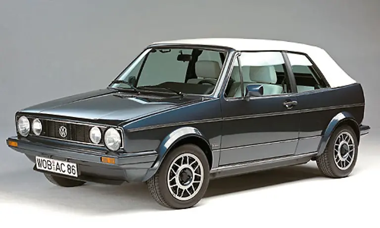 Beim-Cabrio-war-die-Modellpflege-sehr-behutsam-Die-eckige-Form-wurde-auch-beim-neuen-dachlosen-Golf-von-1987-beibehalten-Es-gab-wegen-des-Erfolges-des-Vorgaengers-nur-leichte-Modifikationen