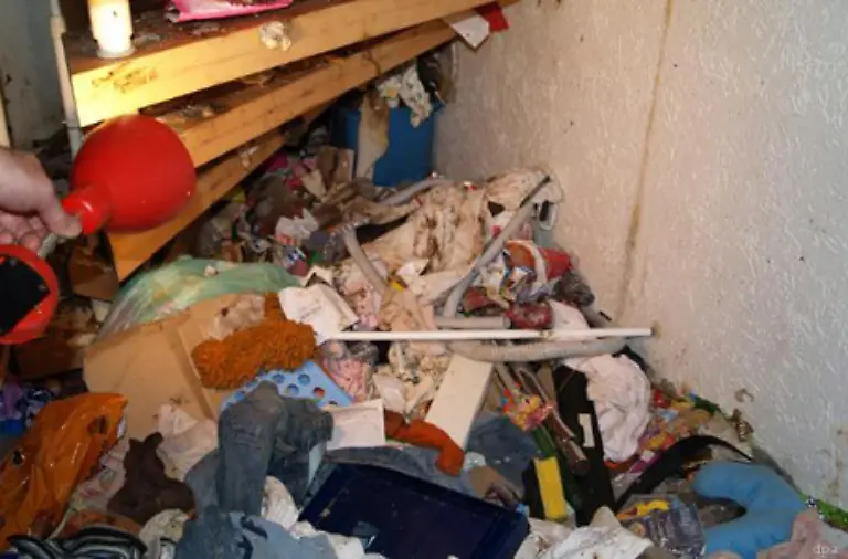 Und-leider-noch-einiges-andere-das-weniger-erspriesslich-ist-sich-aber-im-vergangenen-Jahr-so-angesammelt-hat