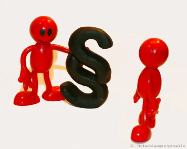 Mietausfallversicherungen-oder-Rechtsschutzpolicen-muss-der-Vermieter-dagegen-selbst-bezahlen-genauso-wie-seine-Beitraege-zum-Grundeigentuemerverein