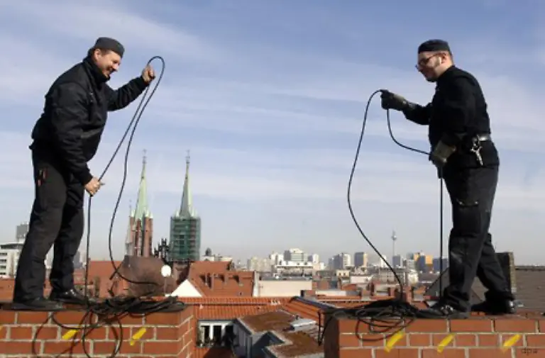Der-alljaehrliche-Besuch-des-Schornsteinfegers