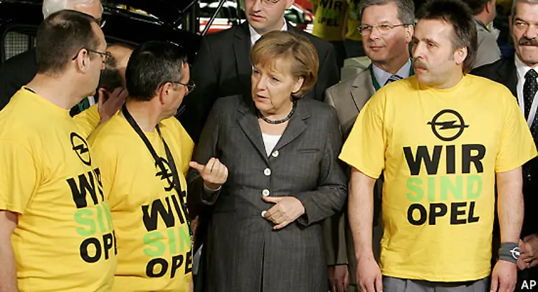 Deshalb-forscht-man-zusammen-mit-der-Politik-nach-Loesungen-fuer-das-Dilemma-Das-im-Grunde-gesunde-Unternehmen-soll-gerettet-werden-Selbst-Bundeskanzlerin-Merkel-setzt-sich-dafuer-ein-wenn-auch-nicht-mit-einem-Staatseinstieg