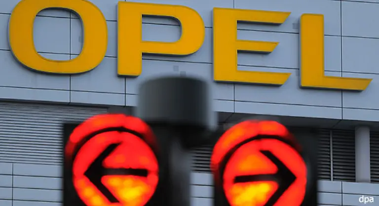 Wohin-der-Weg-von-Opel-fuehrt-ist-derzeit-noch-offen-Wir-haben-Sie-nach-Ihren-Erlebnissen-mit-der-Automarke-mit-dem-Blitz-gefragt-Was-verbindet-Sie-mit-Opel-Und-Sie-haben-uns-schoene-Geschichten-geschickt-Diese-wollen-wir-mit-den-folgenden-Bildern-erzaehlen