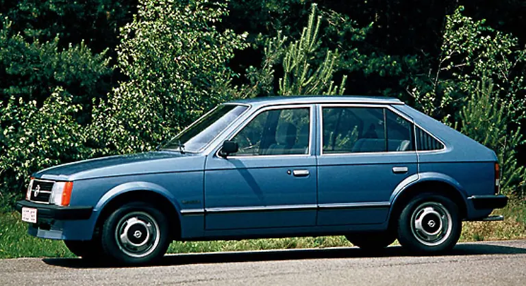 Leider-musste-er-sich-bereits-nach-einem-Jahr-wieder-von-dem-Auto-trennen-Der-Nachfolger-war-ein-Kadett-E-1-3-als-Sondermodell-Snow-Mit-diesem-bestritt-Herr-G-die-langen-Fahrten-zu-seiner-Dienststelle-bei-der-Bundeswehr