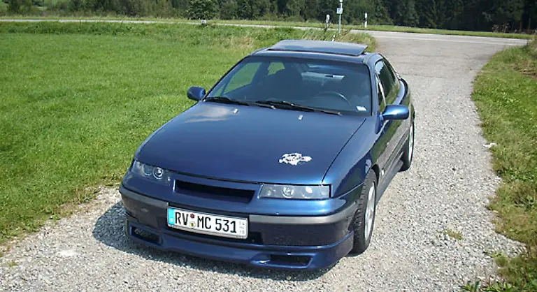 Herr-F-wollte-immer-einen-Opel-haben-Der-Calibra-des-Nachbarn-2-0-16V-war-aber-erst-nach-dem-zweiten-Kind-zu-haben-Mittlerweile-hat-er-270-000-Kilometer-runter-Jede-Menge-Fahrspass-hatte-er-damit-und-moechte-ihn-nicht-mehr-hergeben
