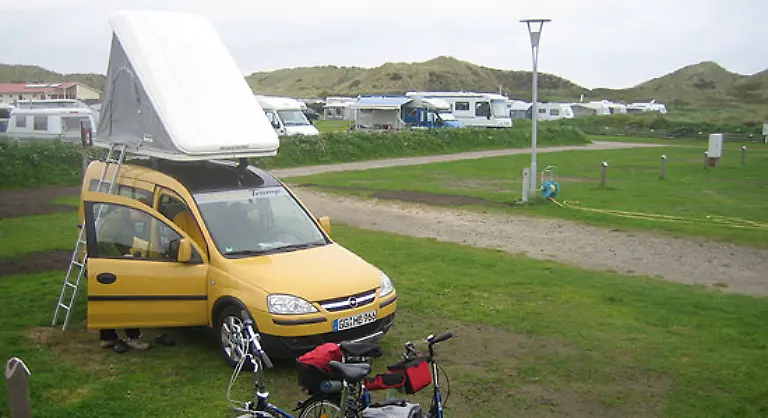 Seit-drei-Jahren-erkunden-Claudia-und-Herbert-die-Welt-mit-ihrem-Opel-Combo