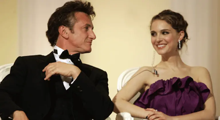 So-ein-Zufall-uebrigens-Sean-Penn-der-eine-Affaere-mit-seiner-Kollegin-Natalie-Portman-haben-soll-war-letztes-Jahr-der-Vorsitzende-der-Jury