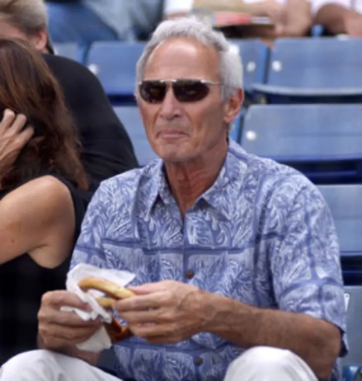 Amerikanische-Sportler-sind-ebenfalls-vertreten-beispielsweise-die-Baseball-Legende-Sandy-Koufax