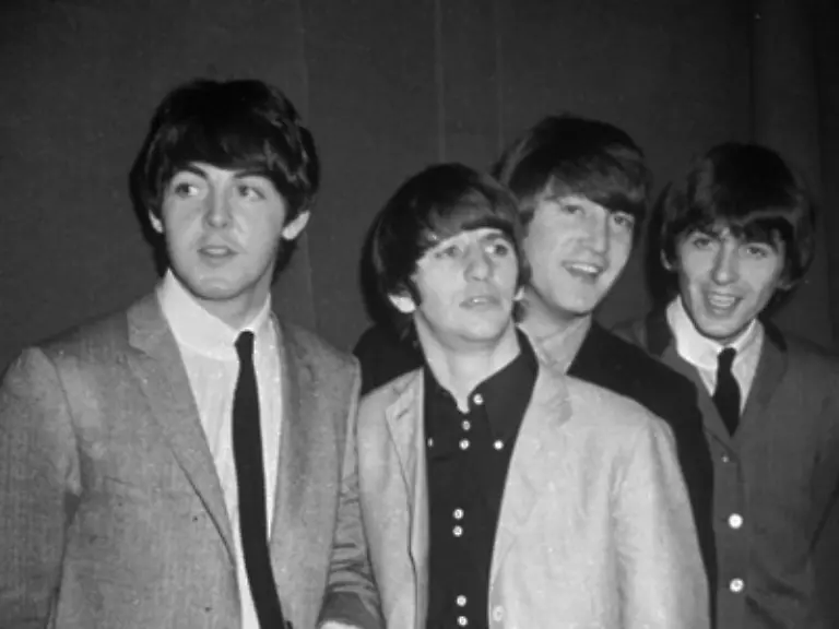 Nur-ein-Beispiel-20-Jahre-vor-Michael-Jackson-schrieben-diese-vier-Liverpooler-Herren-Musikgeschichte
