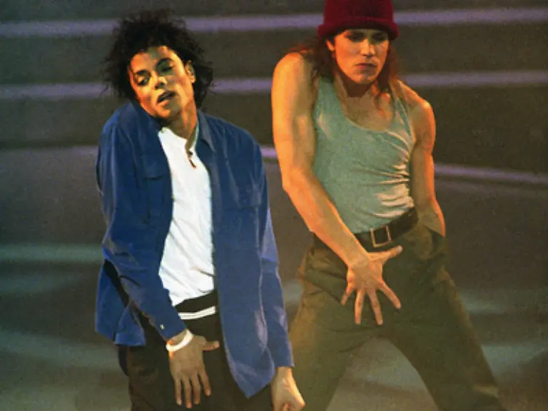 der-obligatorische-Griff-in-den-Schritt