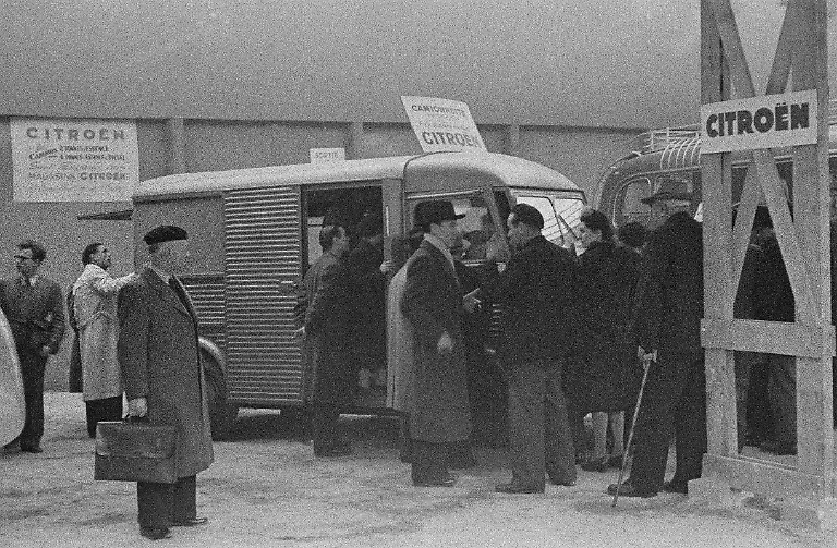 13b-SALON-DE-L-UTILITAIRE-1947-TYPE-H-CITROEN-COMMUNICATION