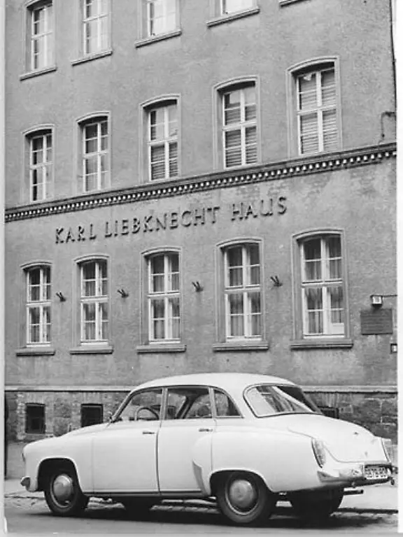 15b-Wartburg-1966-c-Schurig-Deutsches-Bundesarchiv-German-Federal-Archive-Wikimedia-Commons
