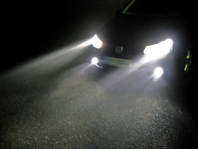 183075-R-by-Pixsplash-pixelio-de