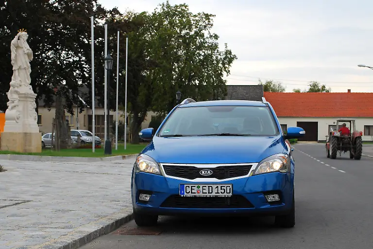Kia-Ceed-02-09-2009-15-13-20