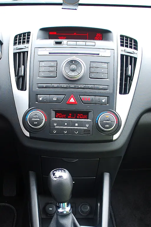 Kia-Ceed-02-09-2009-15-12-11