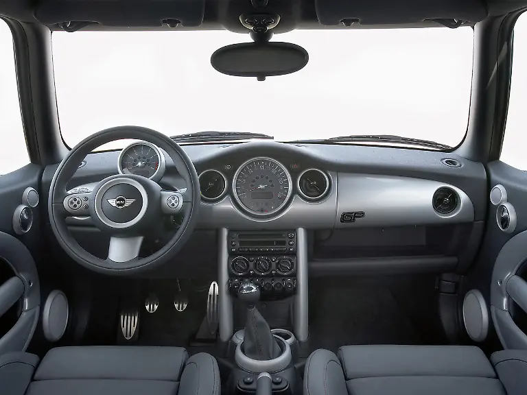 2006-MINI-Cooper-S-GP-Cockpit-1280x960
