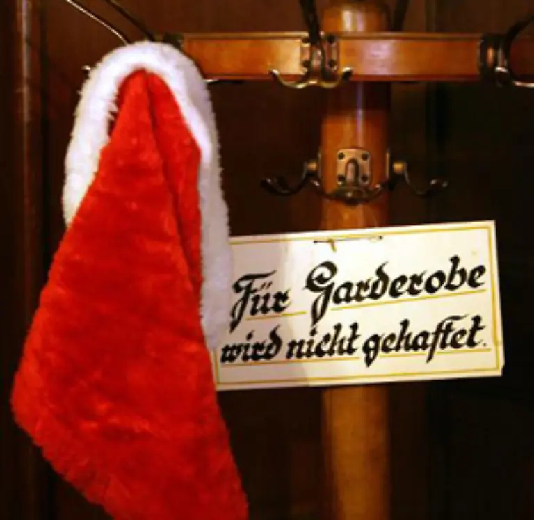So-einfach-kann-es-sich-der-Gastwirt-nicht-machen-Wenn-die-Gaeste-ihre-Garderobe-nur-an-einer-Stelle-ablegen-koennen-die-fuer-sie-nicht-einsehbar-ist-muss-das-Lokal-bei-Diebstahl-haften
