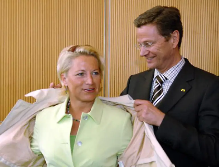 14-Niemand-zahlt-mir-meine-gestohlene-Jacke-wenn-im-Lokal-das-Schild-Fuer-Garderobe-keine-Haftung-haengt
