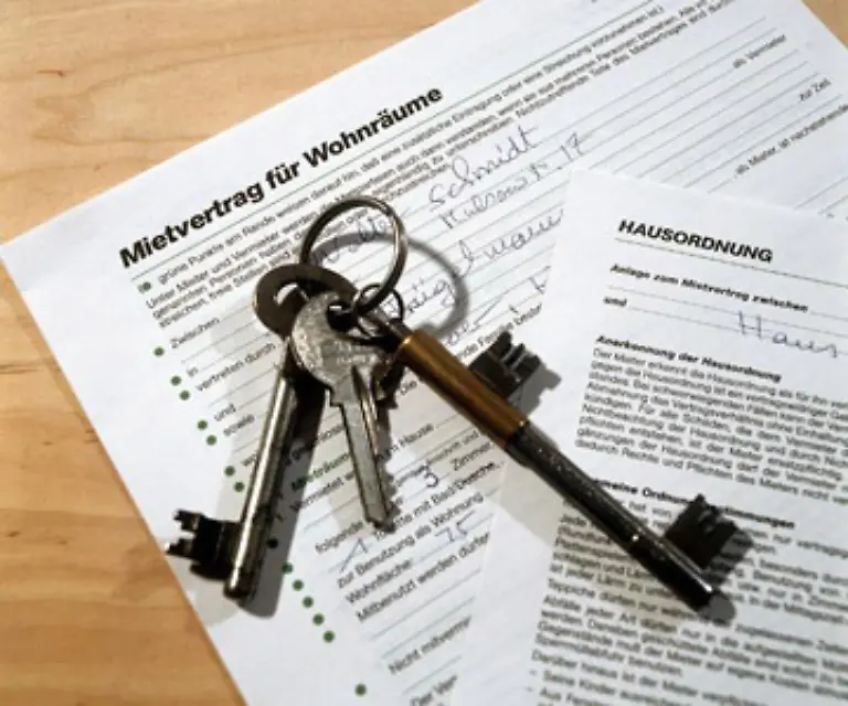 So-einfach-ist-das-leider-nicht-Wenn-die-Nachmieter-Regelung-nicht-im-Mietvertrag-vereinbart-ist-muss-der-Vermieter-schon-zustimmen-es-sei-denn-Sie-haben-gewichtige-Gruende-fuer-einen-Auszug-Dazu-zaehlen-z-B-ein-beruflich-bedingter-Ortswechsel-oder-Familienzuwachs