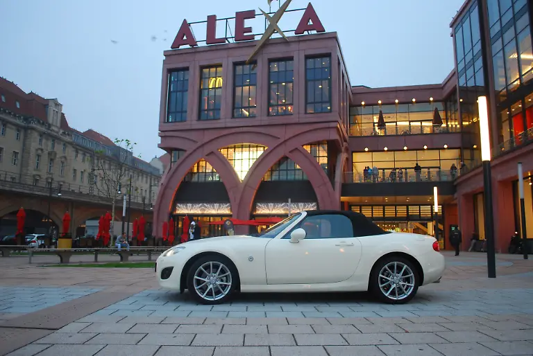 Mazda-MX5-06-10-2009-18-20-50