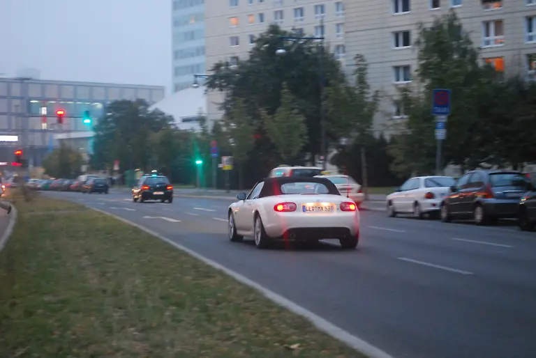 Mazda-MX5-06-10-2009-18-33-08