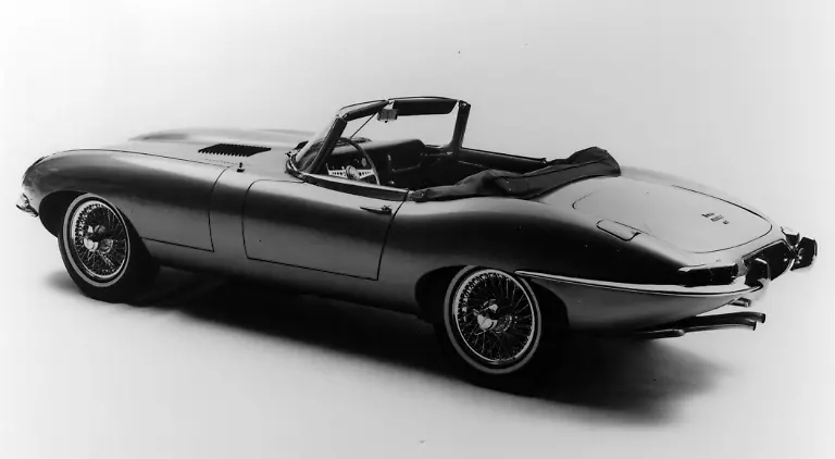 22b-he-1965-0074-etype-hi4-2-E-Type-Roadster-1965-1968