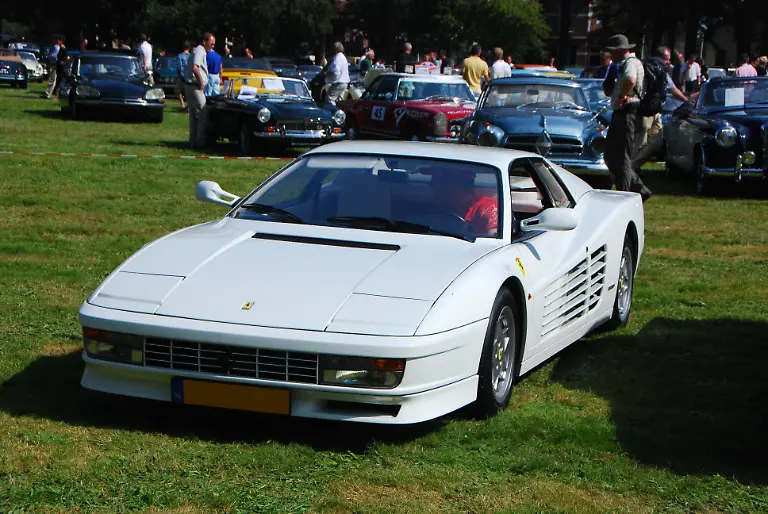 Ferrari-Testarossa-Apeldoorn-NL
