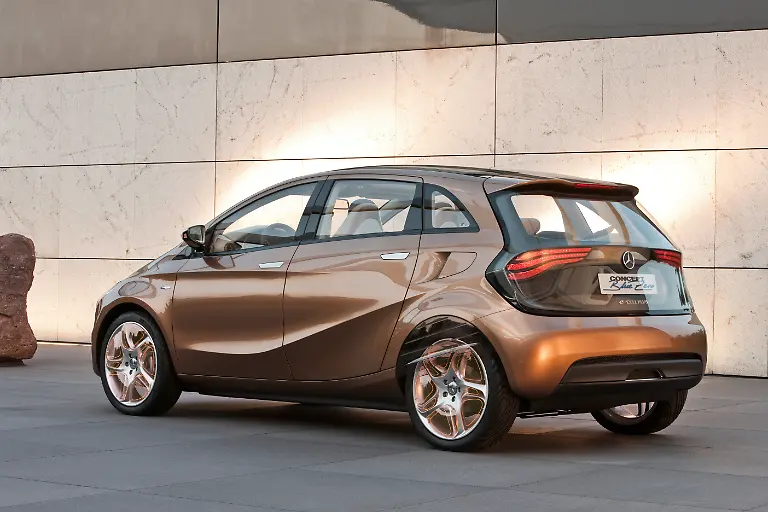 Mercedes-BlueZero-E-Cell-1