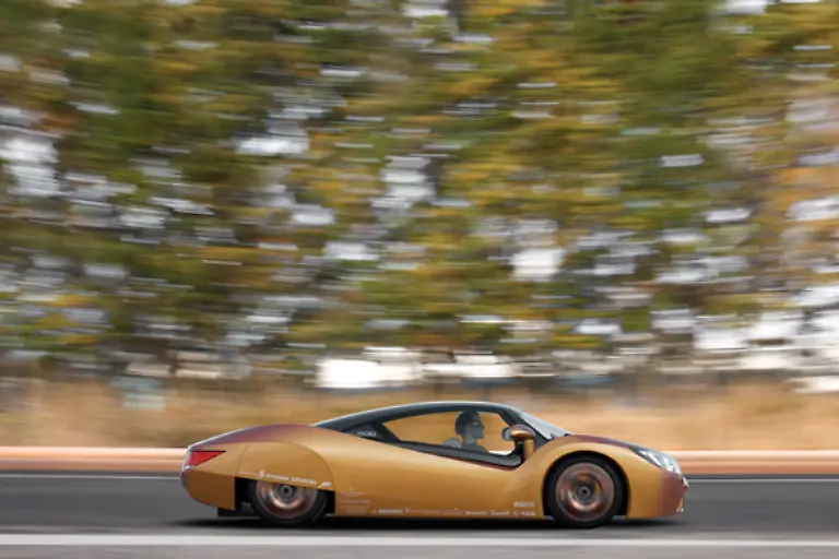 Rinspeed-ichange-car-side-4