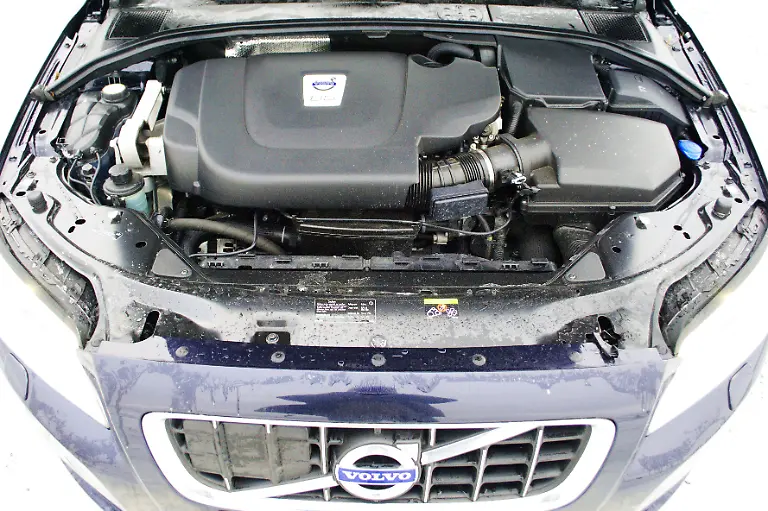 Volvo-V70-D5-2010-01-04-22-55-32