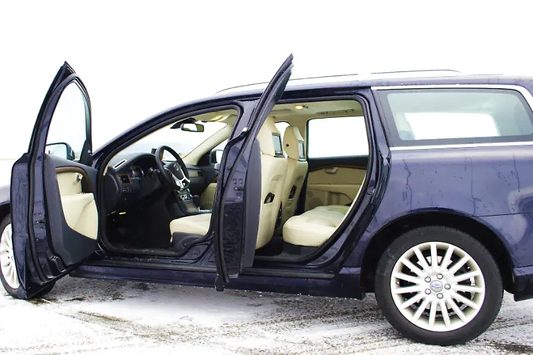Volvo-V70-D5-2010-01-04-22-55-42