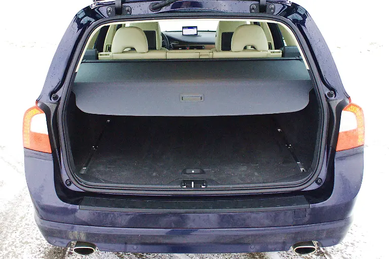 Volvo-V70-D5-2010-01-04-22-55-45