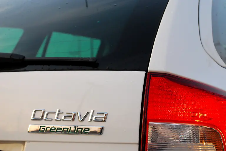 Skoda-Octavie-Green-Line-18-03-2010-18-55-56-18-03-2010-18-58-56-2010-18-58-56