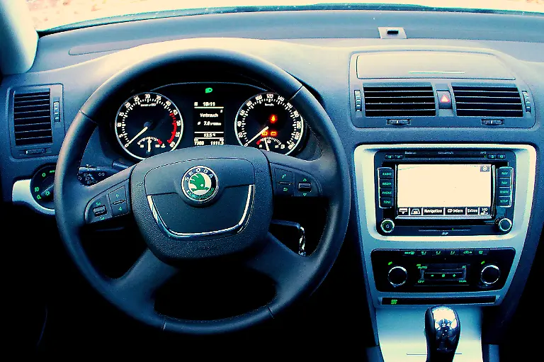 Skoda-Octavie-Green-Line-18-03-2010-18-55-56-18-03-2010-19-20-59-2010-19-20-59