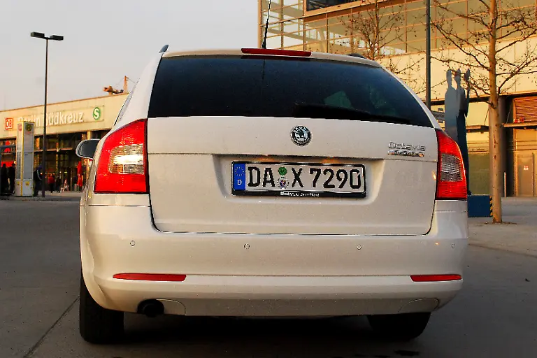 Skoda-Octavie-Green-Line-18-03-2010-18-55-56-18-03-2010-18-59-14-2010-18-59-14