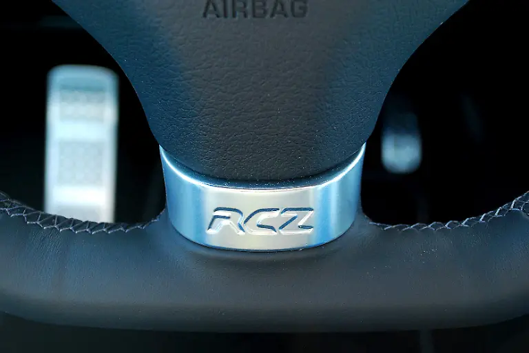 Peugeot-RCZ-22-03-2010-16-00-24-22-03-2010-16-05-50-2010-16-05-50