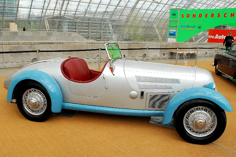 Oldtimer-AMI-2010-09-04-2010-14-30-57
