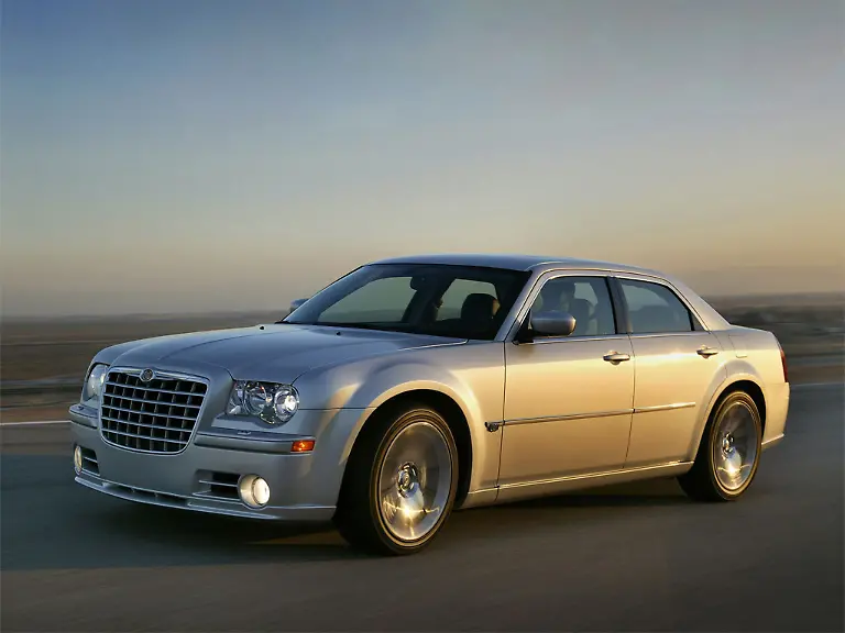 06chrysler-300c-srt8-03