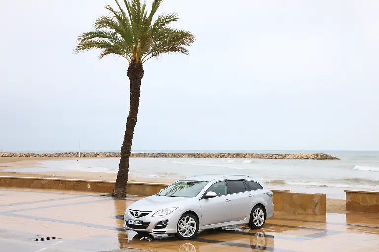 Mazda-6-Barcelona-04-05-2010-09-18-25