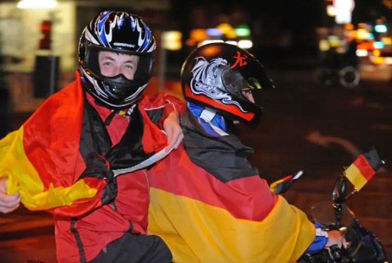 DEU-BW-Fussball-WM-Autokorso-WRO101-jpg-preview2-1