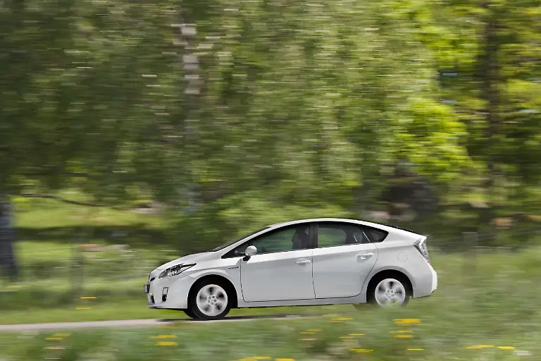 Toyota-Prius-PRI-DPL-28-09-EXT-15107