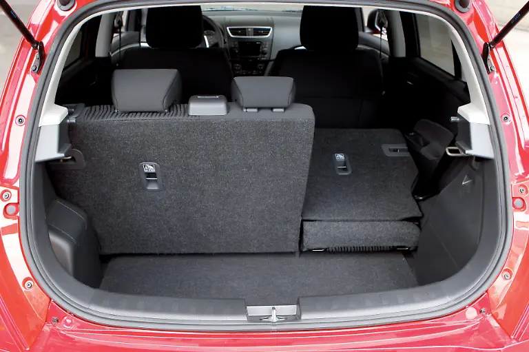 57-SWIFT-Interior