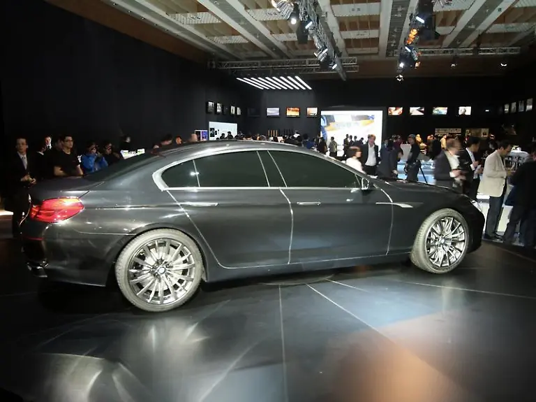 Soll-dem-Mercedes-CLS-Konkurrenz-machen-BMW-hat-am-Freitag-die-Designstudie-Gran-Coupe-enthuellt