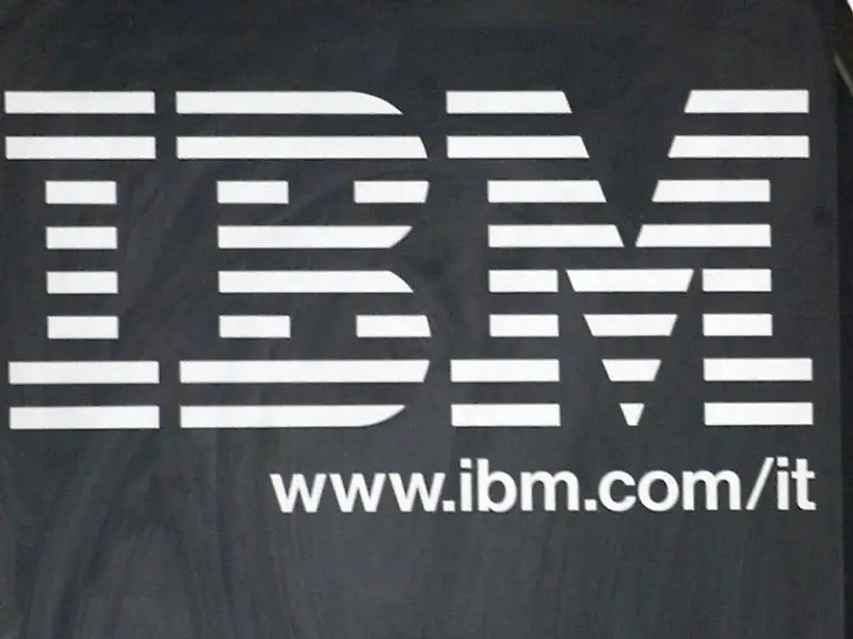 Das-Logo-des-Computerkonzerns-IBM