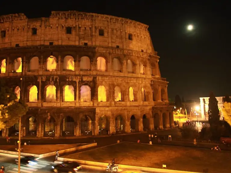 Neue-Attraktion-Der-jahrzehntelang-geschlossene-dritte-Stock-des-Kolosseums-in-Rom-kann-wieder-besichtigt-werden