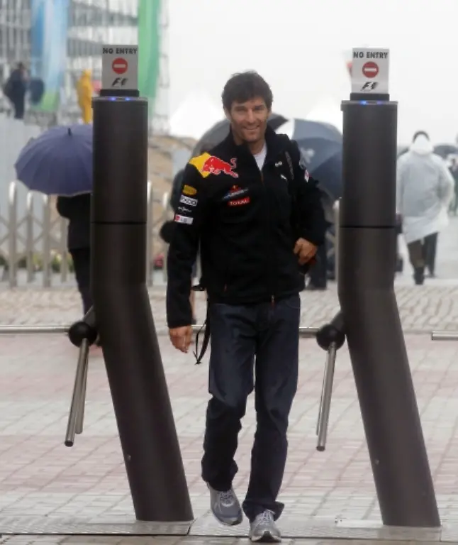 2010-10-24T034858Z-01-YEO528-RTRMDNP-3-MOTOR-RACING-PRIX-JPG-preview2-1