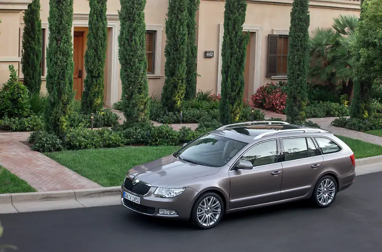 Skoda-Superb-Combi-Kombi-2010