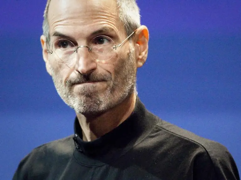 Fuerchtet-Steve-Jobs-etwa-die-Konkurrenz-Zur-Vorstellung-abermals-neuer-Rekordzahlen-liess-der-Apple-Chef-kein-gutes-Haar-an-seinen-Rivalen