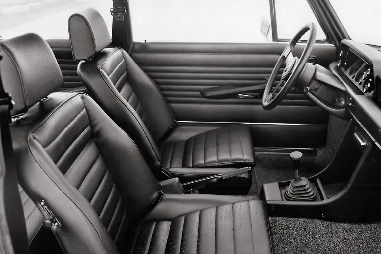 19BMW2002TurboInterieur1974