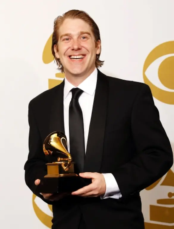 2011-02-14T004109Z-01-LOA255-RTRMDNP-3-MUSIC-GRAMMYS-JPG-preview2