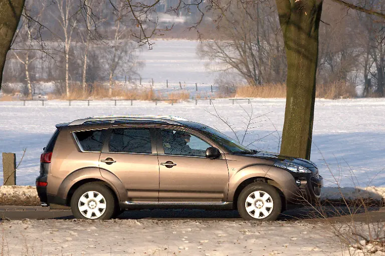 Peugeot-4007-2010-01-26-15-44-56